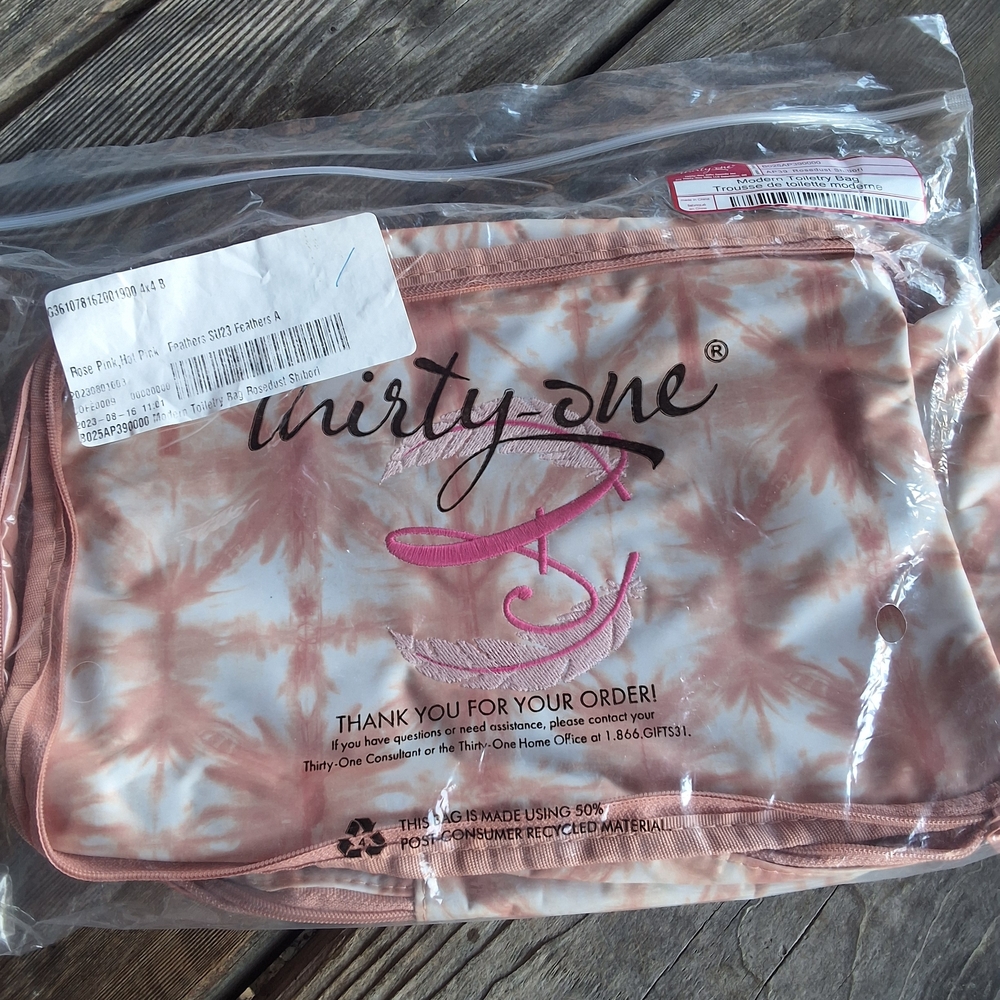 Thirty-One Modern Toiletry Bag In Rosedust Shibori With A